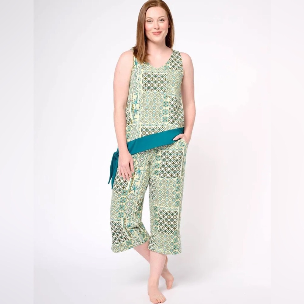 Cuddl Duds Green and White Patterned Longe Set